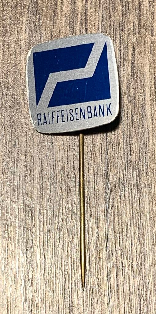 RAIFFEISENBANK Speldje, Postzegels en Munten, Ophalen of Verzenden