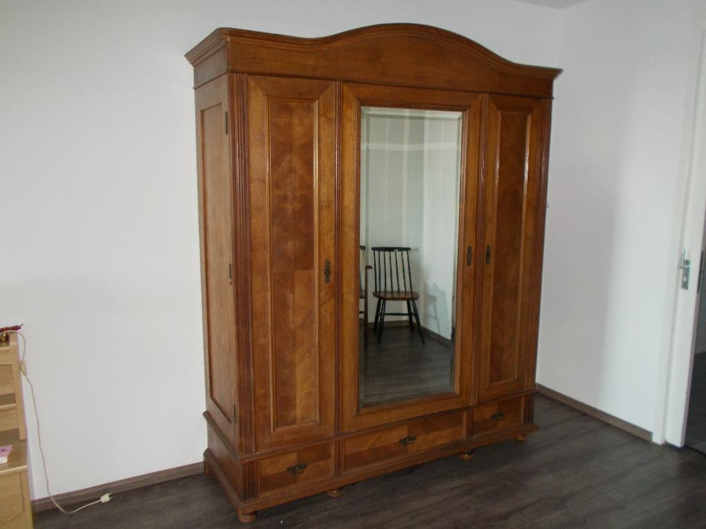 Duitse  kleding kast  van rond de periode 1920, Antiek en Kunst, Antiek | Meubels | Kasten, Ophalen
