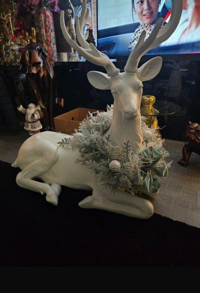 Schitterend groot hert met krans
1.30m x 1.30m
Erg groot, Verzamelen, Beelden en Beeldjes, Ophalen, Nieuw, Dier