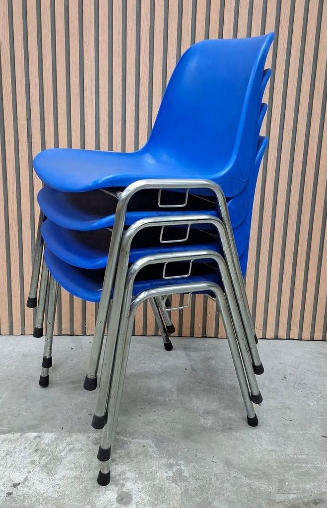 Partij 421 x kantine stoelen kuipstoelen blauw horeca cafe, Kunststof, Blauw, Ophalen of Verzenden, Zo goed als nieuw