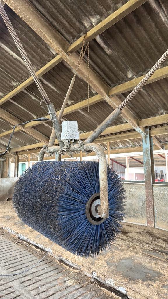 Elektrische koeborstel van Vink voor koeien, Ophalen, Gebruikt