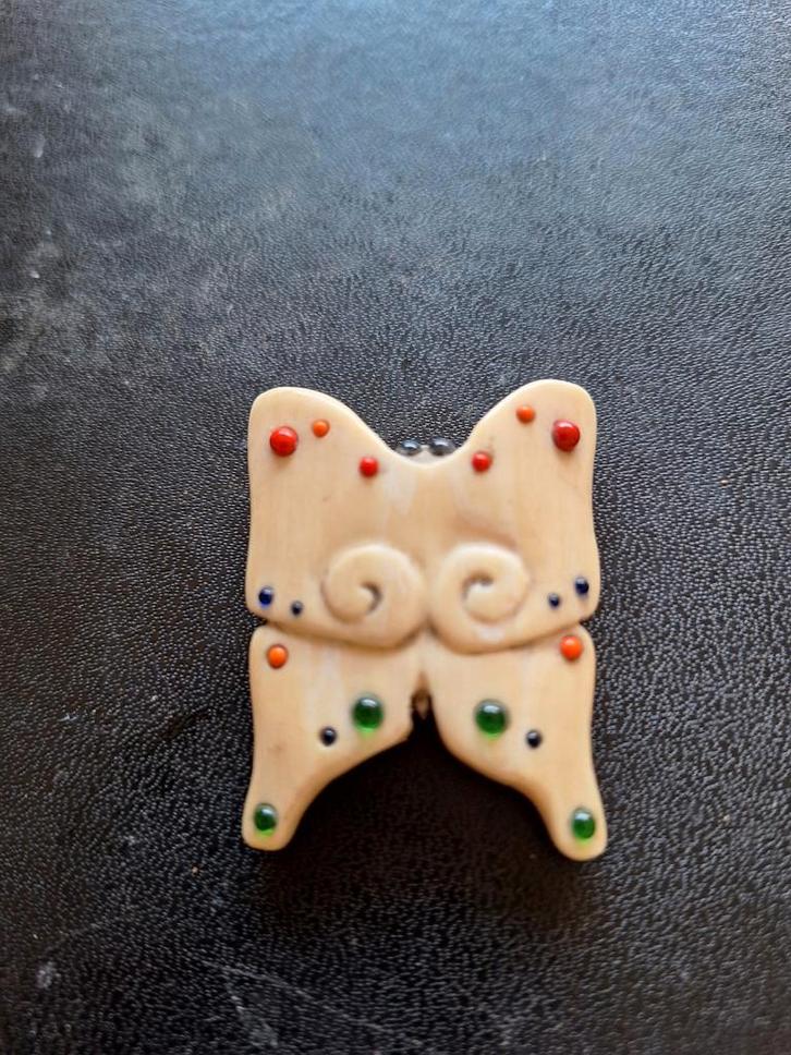 Vlinder Netsuke Japan 19e eeuw gemerkt, Antiek en Kunst, Kunst | Niet-Westerse kunst, Ophalen of Verzenden