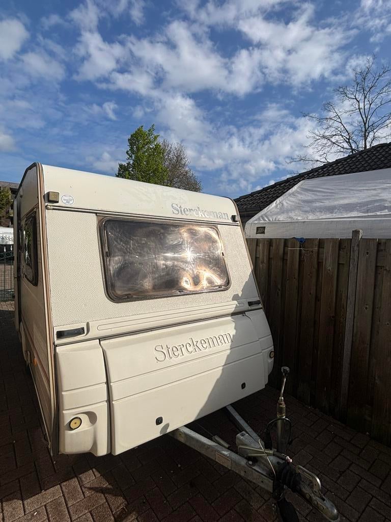 Leuke sterckeman met voortent en luifel, Sterckeman, Bedrijf, Treinzit, 750 - 1000 kg