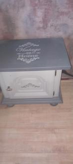 2 nachtkastjes grijs hout, Ophalen, Gebruikt, Minder dan 45 cm