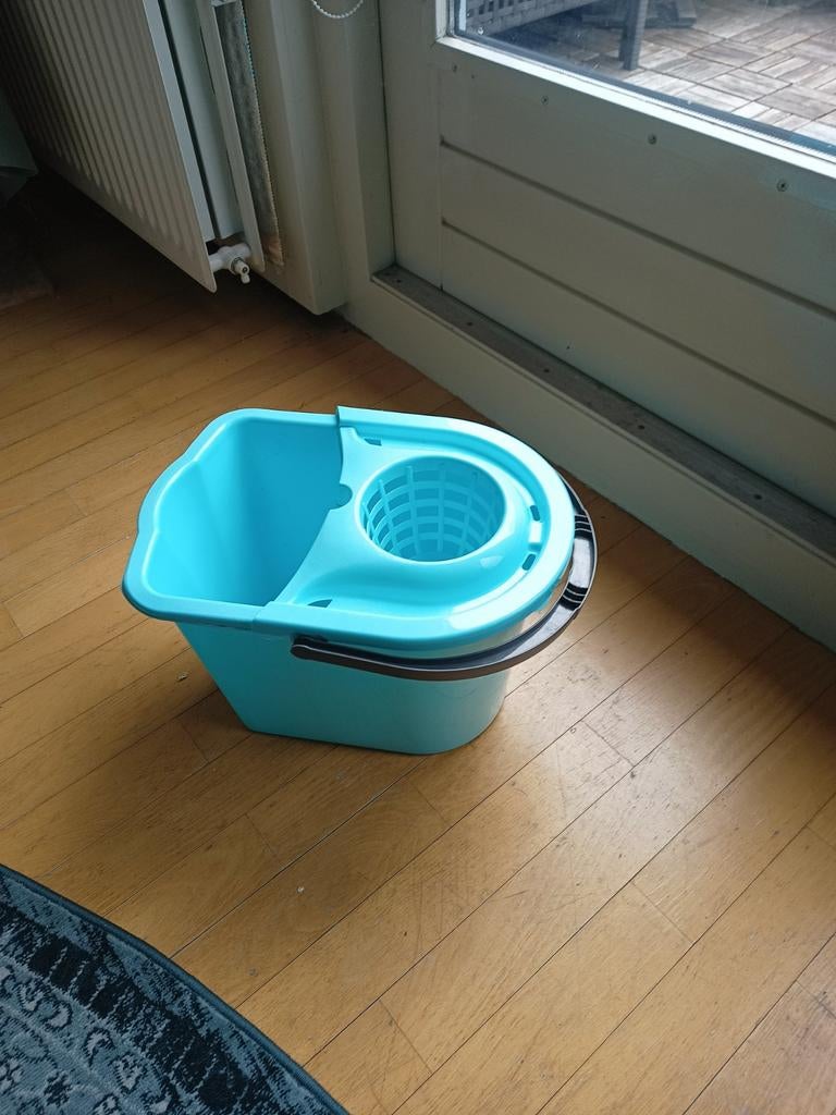 Emmer met mandje voor mop, Ophalen, Kunststof