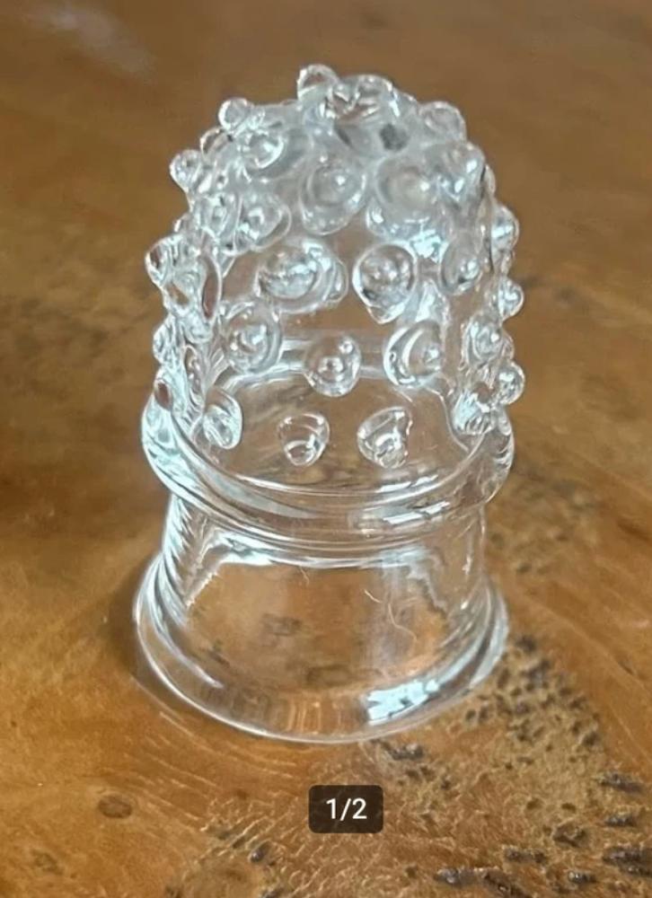 Glazen Vingerhoed met Noppen, Ophalen of Verzenden, Zo goed als nieuw