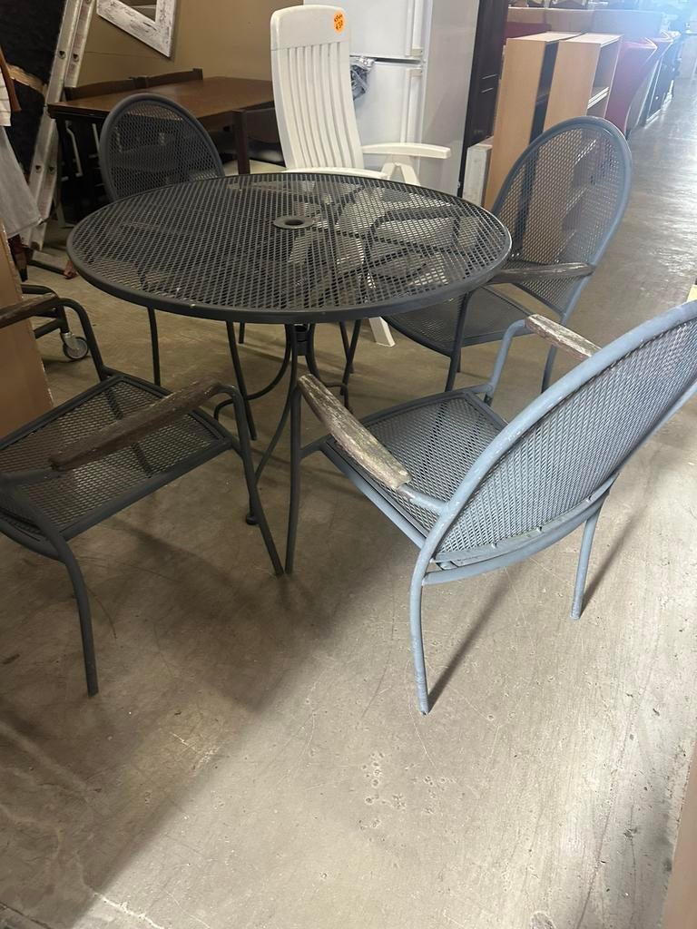 Metalen tuinset €50, Tuin en Terras, Overige materialen, Ophalen of Verzenden, Zo goed als nieuw, X