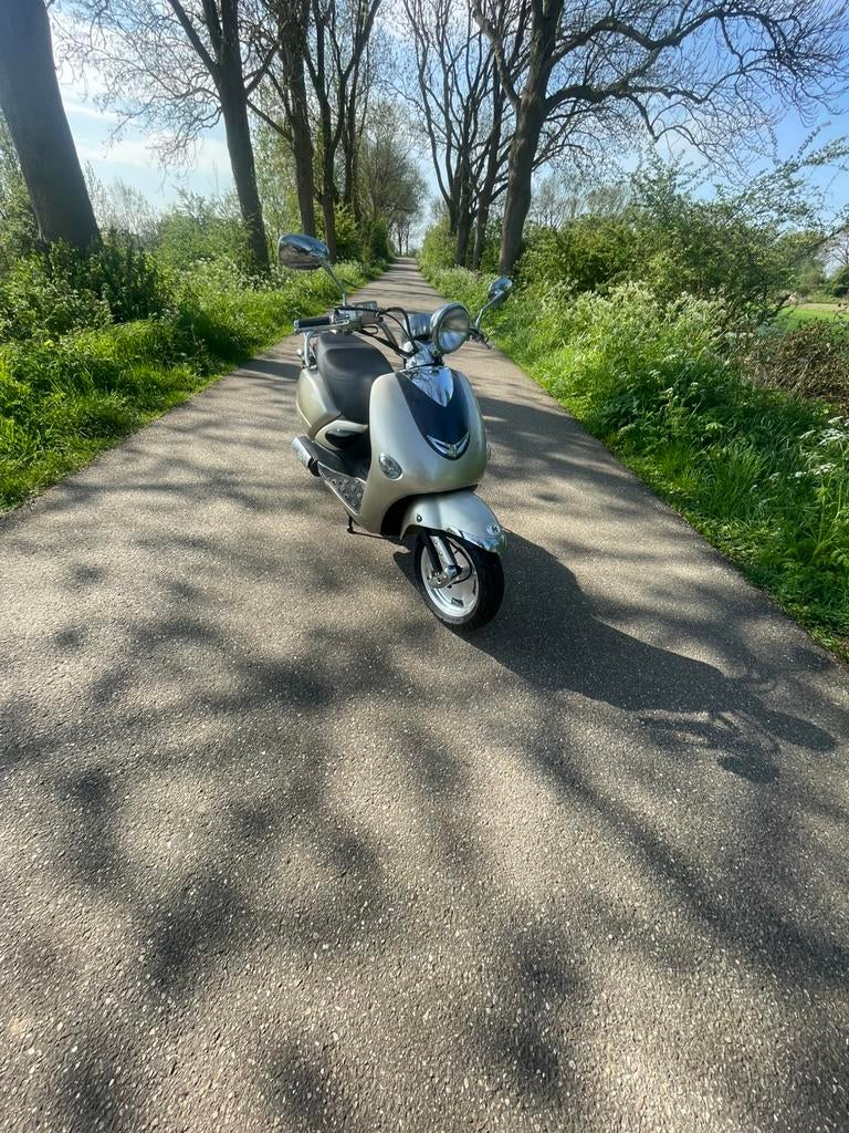 Agm killerbee scooter, Overige modellen, Ophalen of Verzenden, Zo goed als nieuw, Benzine