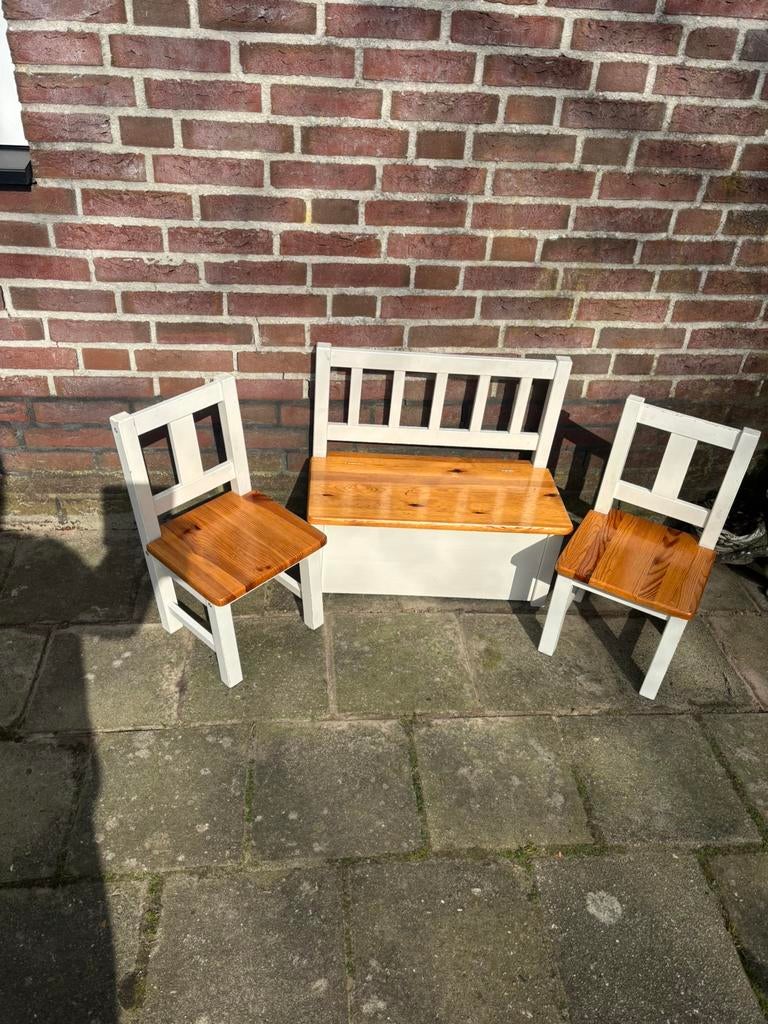 Leuk setje bankje met opruiming en 2 stoeltjes voor 40 euro, Kinderen en Baby's, Kinderkamer | Tafels en Stoelen, Ophalen of Verzenden