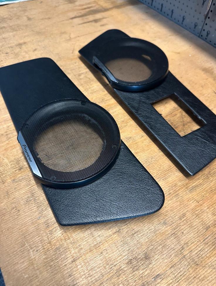 E30 cabrio speaker kapjes achter leder links rechts, Auto-onderdelen, Spiegels, Ophalen, Gebruikt, BMW