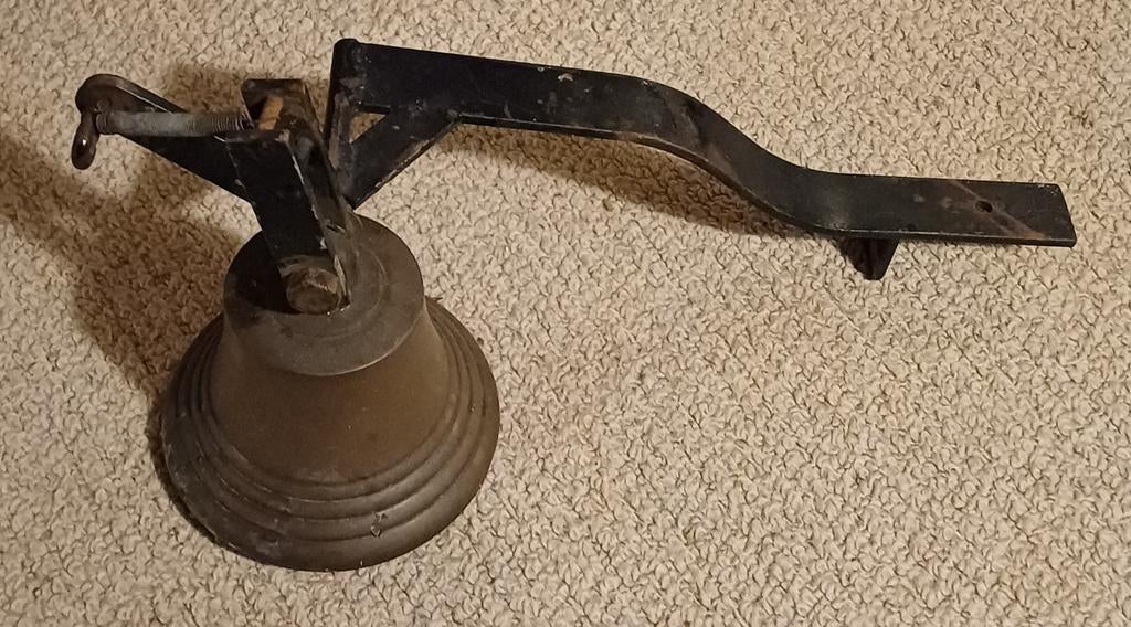 Koperen trekbel, Ophalen, Koper