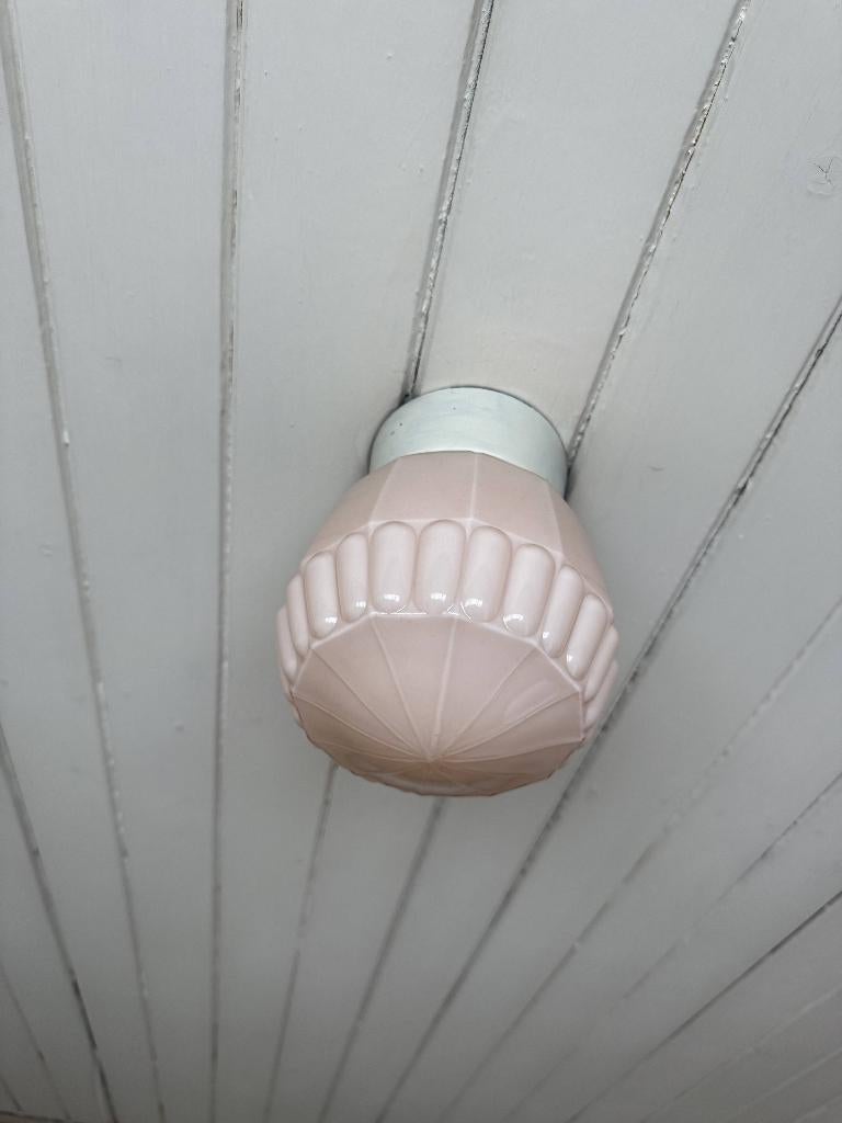 Antieke roze plafondlamp Thabur lamp art deco 1930, Huis en Inrichting, Lampen | Plafondlampen, Ophalen, Gebruikt, Glas, Art deco 1930