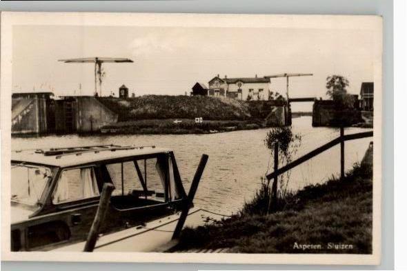 Asperen Sluizen  (Van Baalen Gorinchem), Verzamelen, Ansichtkaarten | Nederland, Ophalen of Verzenden, 1940 tot 1960, Ongelopen
