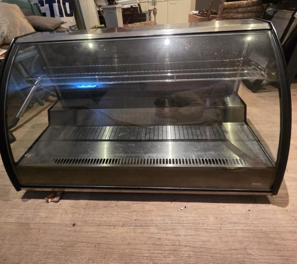 Koelvitrine, Ophalen