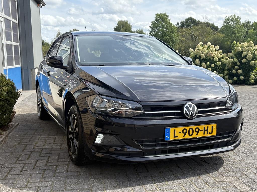 Volkswagen Polo 1.0 TSI Highl.BnsR APPLE CARPLAY-NAVI-STOELV, Keurmerk '100% Onderhouden', Gebruikt, Euro 6, 95 pk
