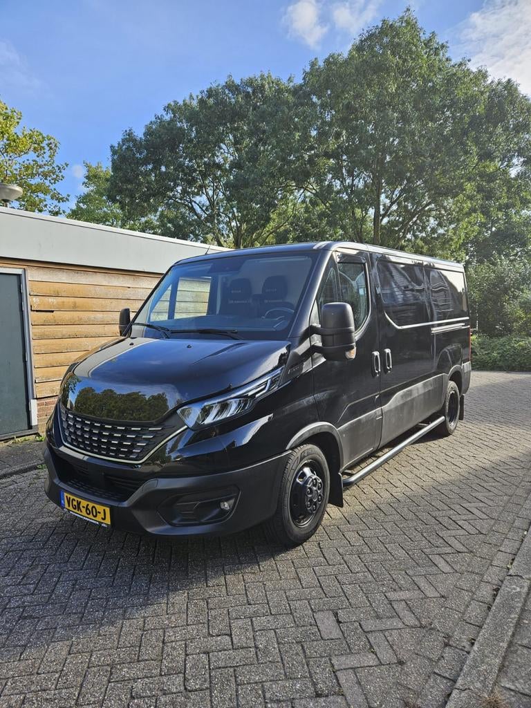 Iveco daily 180pk aut. Dubbel lucht/luchtvering., Auto's, Automaat, 4 cilinders, Iveco, Zwart