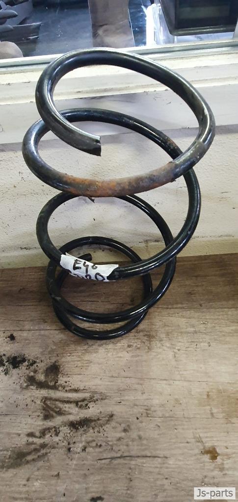 Spiraal veer voorzijde BMW 3-serie E46 318d 2004, Gebruikt, -, -, Ophalen of Verzenden