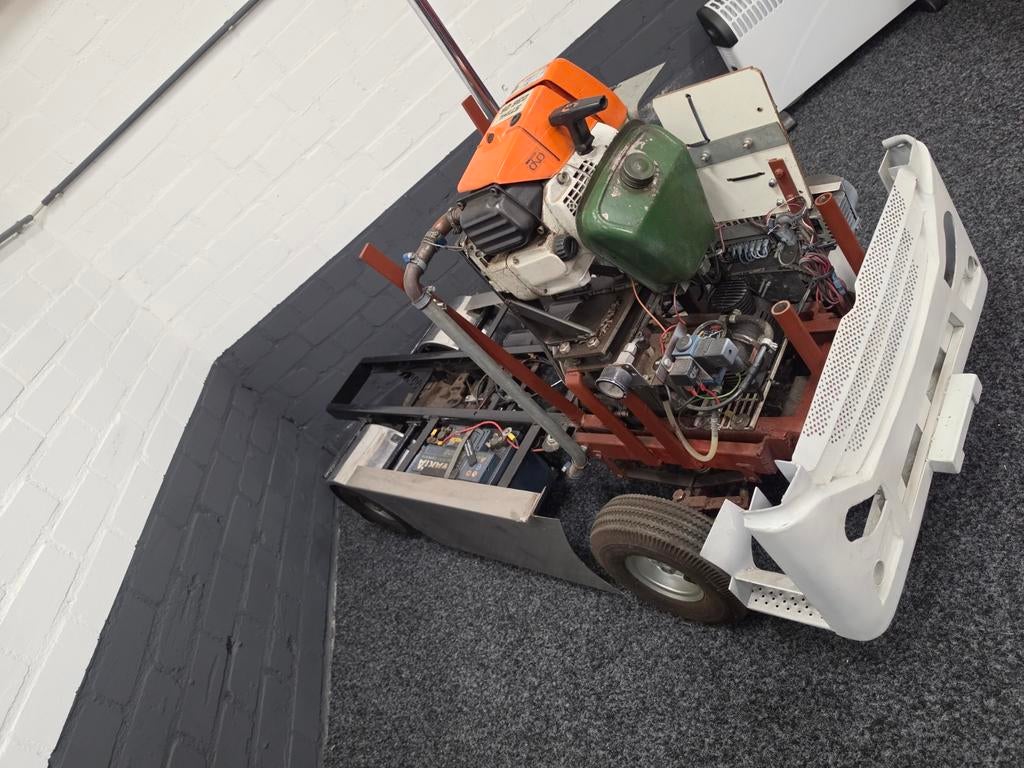Rc vrachtwagen schaal 1:4 1/4 sthil benzine motor, Hobby en Vrije tijd, Ophalen, Bus of Vrachtwagen