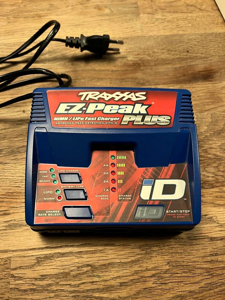 Traxxas EZ-peak ID balancelader lipo nimh, Ophalen of Verzenden, Zo goed als nieuw, Overige schalen, Onderdeel