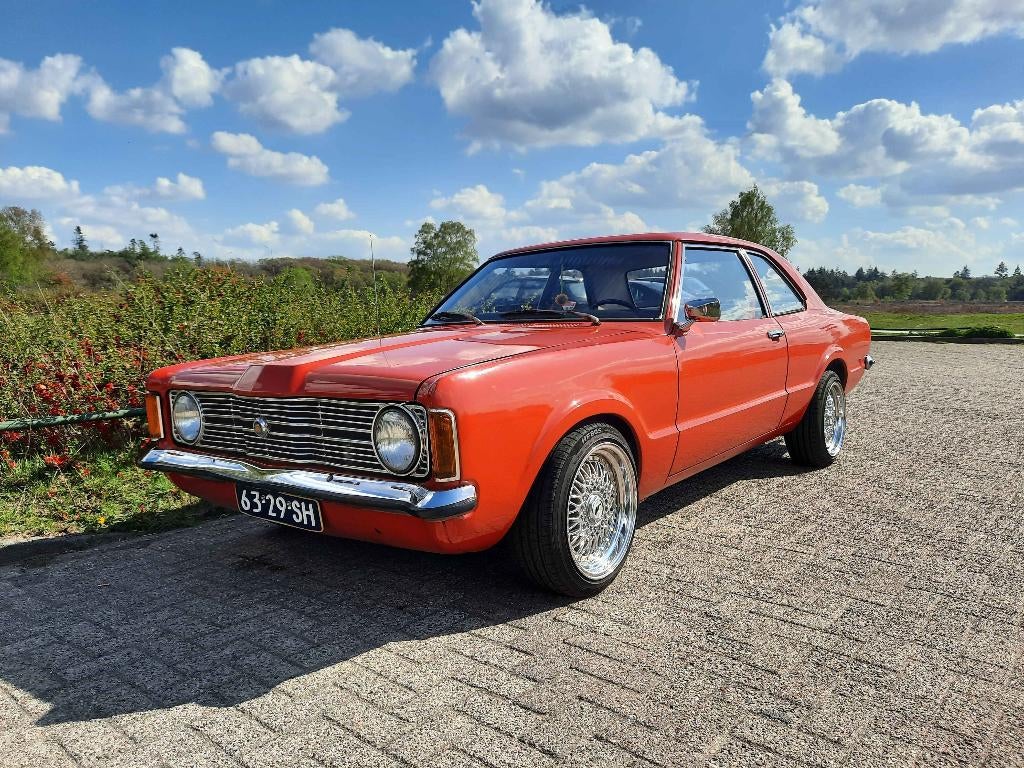 Ford Taunus 2.0 liter 5bak 1971 Rood, Auto's, Ford, 1018 kg, Achterwielaandrijving, 4 cilinders, Origineel Nederlands