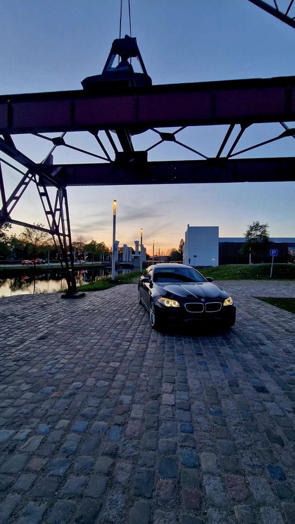 Gala auto met chauffeur BMW M5, Met chauffeur, Personenauto