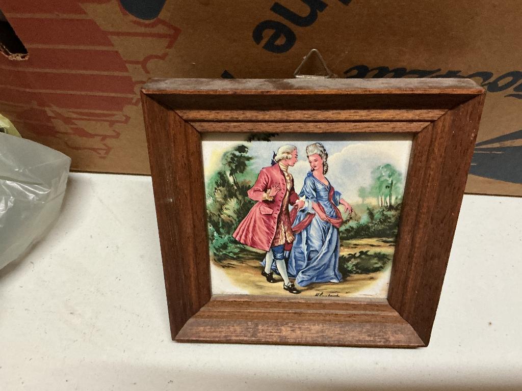 Antiek tegeltje met barron en vrouw, Ophalen