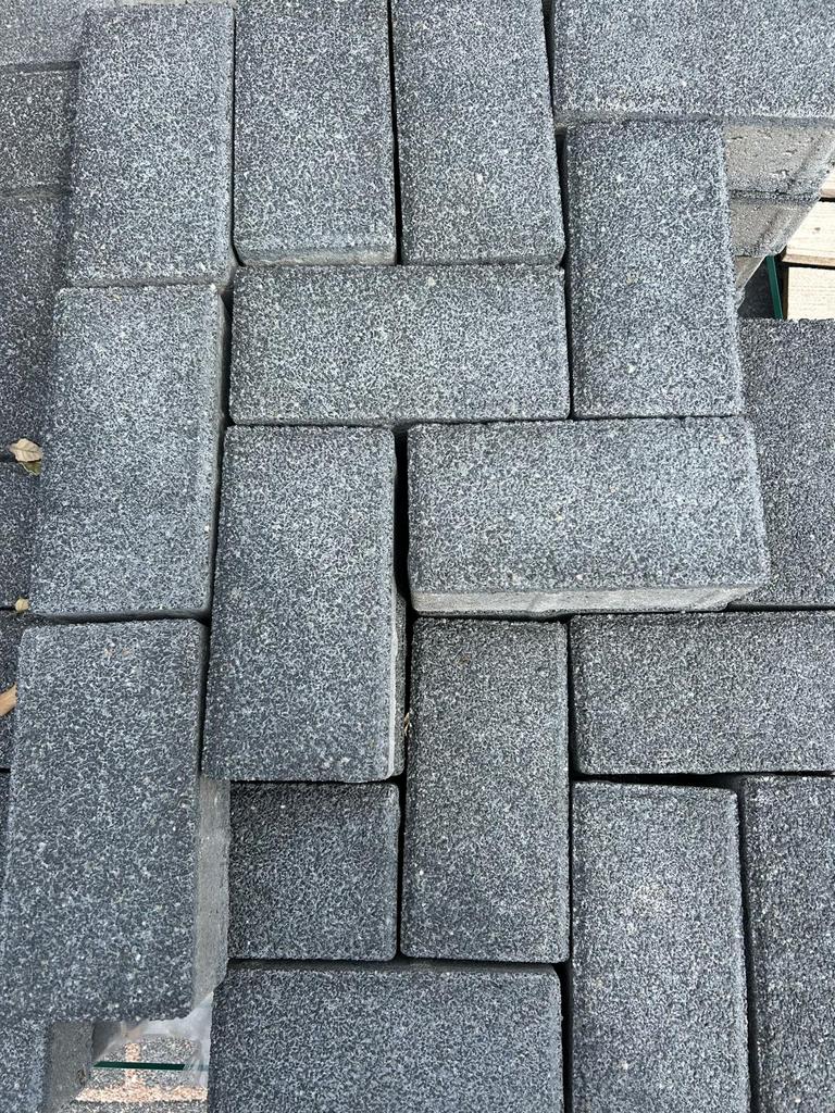 Nieuwe Beton klinkers BKK, Ophalen, Klinkers, 5 tot 10 m², Zo goed als nieuw