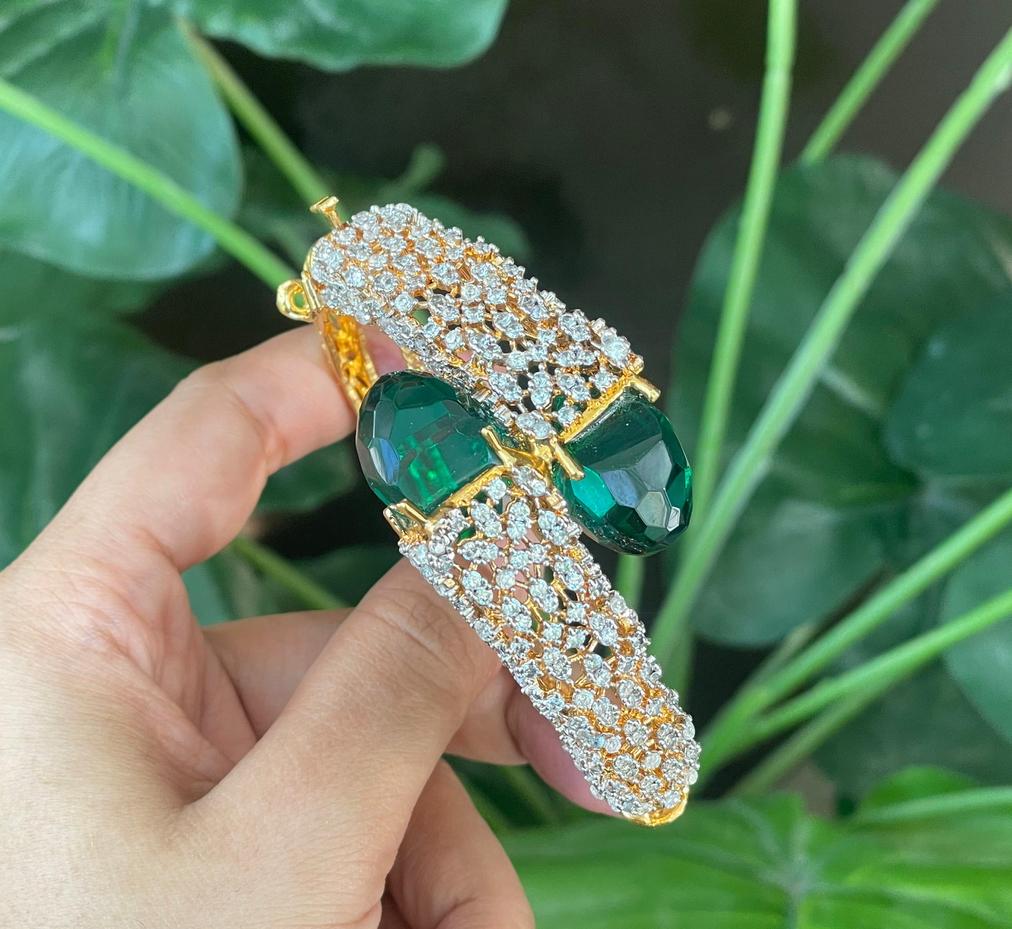 Luxe statement armband met glanzende steentjes, Ophalen of Verzenden, Nieuw, Overige kleuren