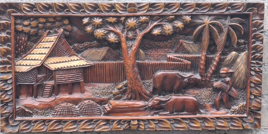 Indonesië.  Houtsnijwerk. Wandplaquette.  51/25/3 cm., Ophalen