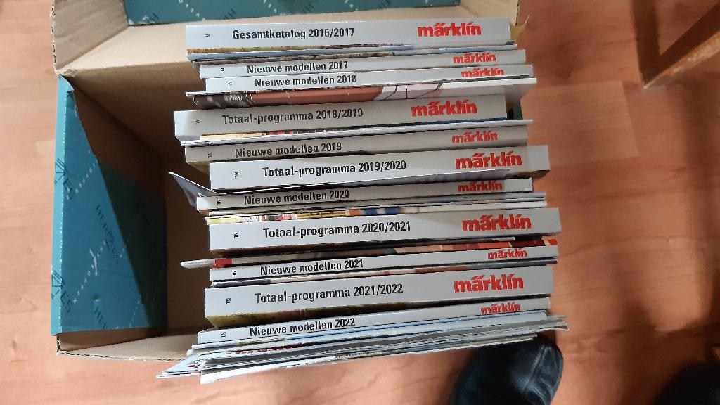 Märklin catalogi, posters en brochures 2017-2022, Hobby en Vrije tijd, Modeltreinen | H0, Wisselstroom, Gebruikt, Märklin, Boek, Tijdschrift of Catalogus