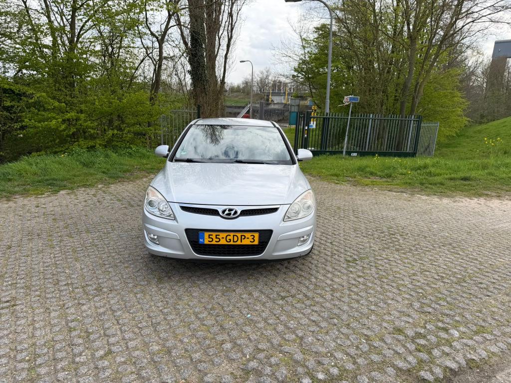 Hyundai i30 1.6i Cvvt NIEUWE APK TOT 30 mei 2027, Auto's, Hyundai, Voorwielaandrijving, 1591 cc, 4 cilinders, Origineel Nederlands