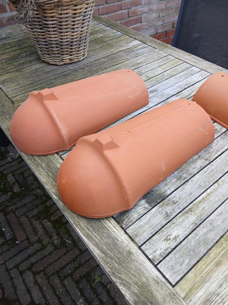 2 eindpannen (nieuw), Doe-het-zelf en Verbouw, Dakpannen en Dakbedekking, Steen of Klei, Nieuw, Ophalen of Verzenden, 15 m² of meer