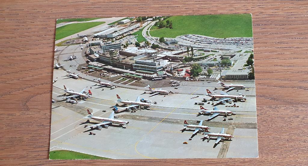 Ansichtkaart vliegveld Zurich jaren '60, Verzamelen, Ophalen of Verzenden, 1960 tot 1980, Ongelopen, Gebouw