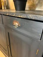 Antiek dressoir komgrepen, Ophalen