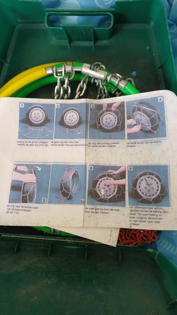 Sneeuwkettingen maat 215/70 R15 C in hardplastic koffer, Auto diversen, Sneeuwkettingen, Ophalen, Zo goed als nieuw