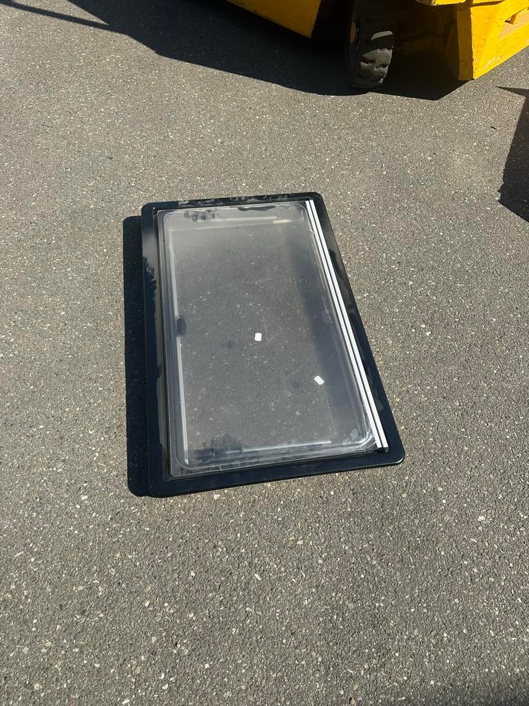 Dometic S4 Zijraam 90x50cm - Polyurethaan Frame, Doe-het-zelf en Verbouw, Glas en Ramen, Gevelraam of Ruit, Gebruikt, Minder dan 80 cm