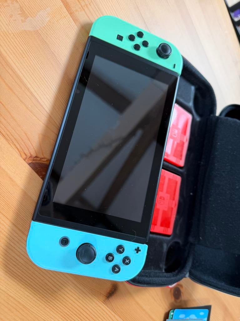 Animal Crossing Nintendo Switch met dock, tas en oplader, Spelcomputers en Games, Spelcomputers | Nintendo Switch, Ophalen of Verzenden