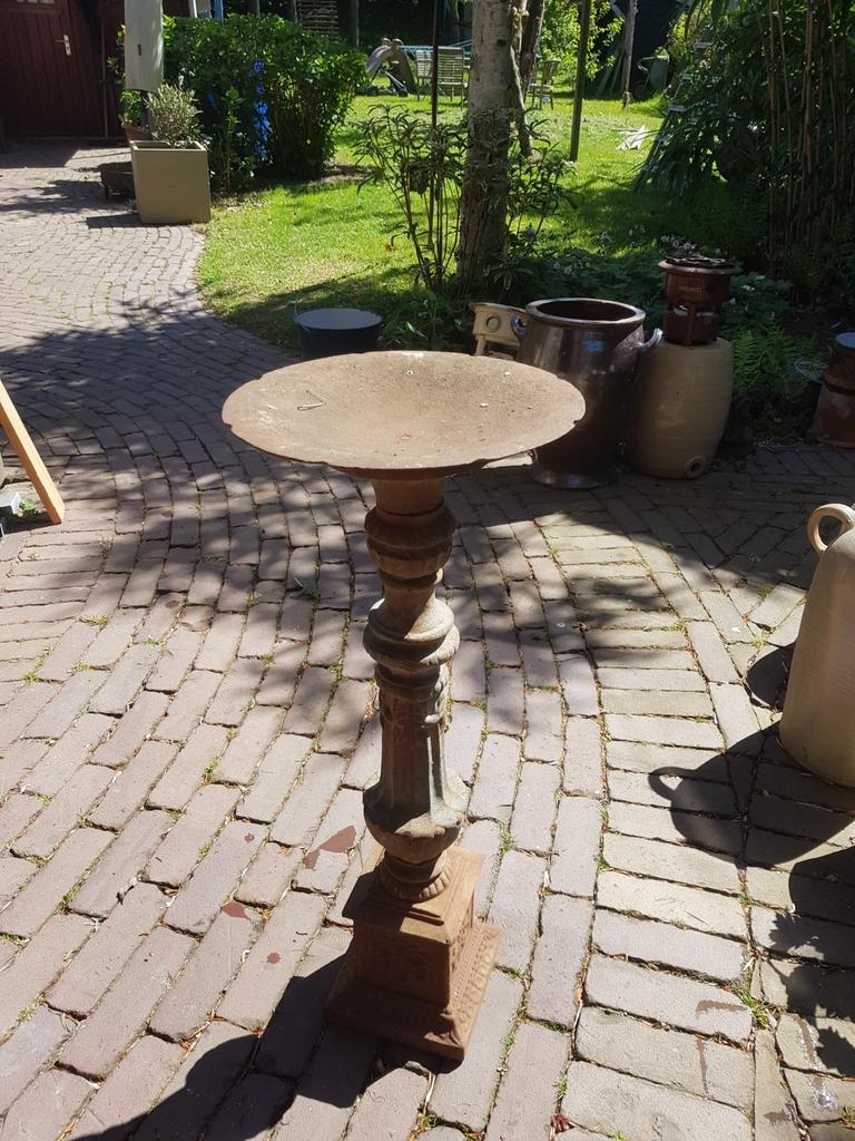 Gietijzeren vogeldrinkbak, Ophalen, Gebruikt