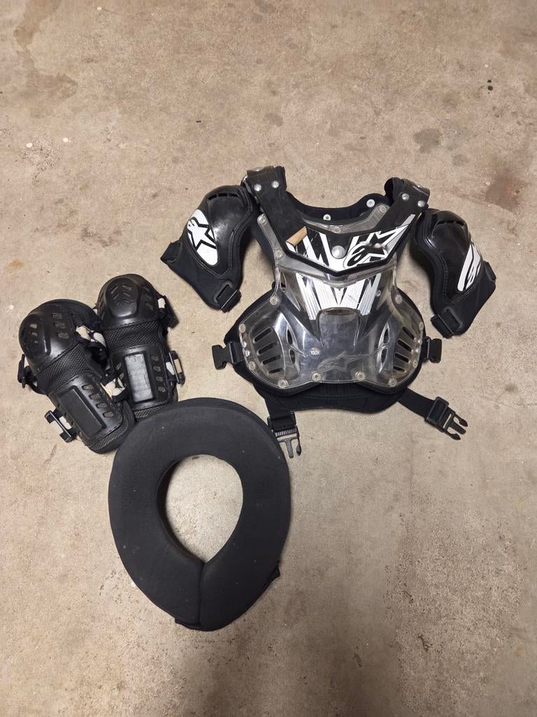 Motorcross bescherming set: borst, knie, nek, Kinderen, Offroadhelm, XL, Tweedehands