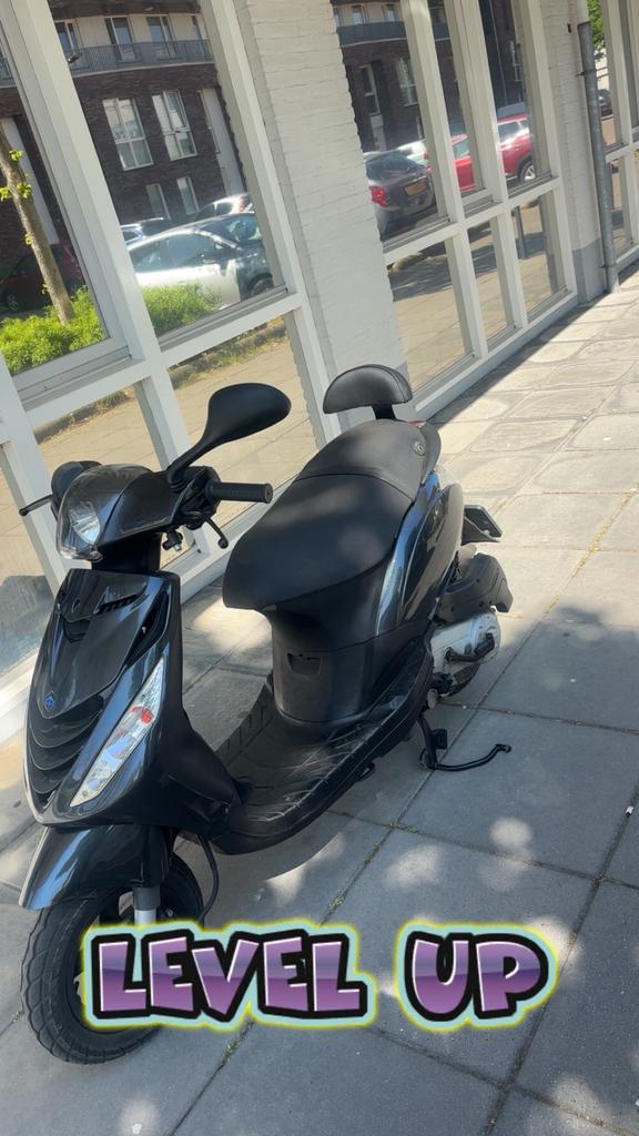 Piaggio zip 2011, Fietsen en Brommers, Scooters | Piaggio, Ophalen, Zo goed als nieuw, Benzine, Zip