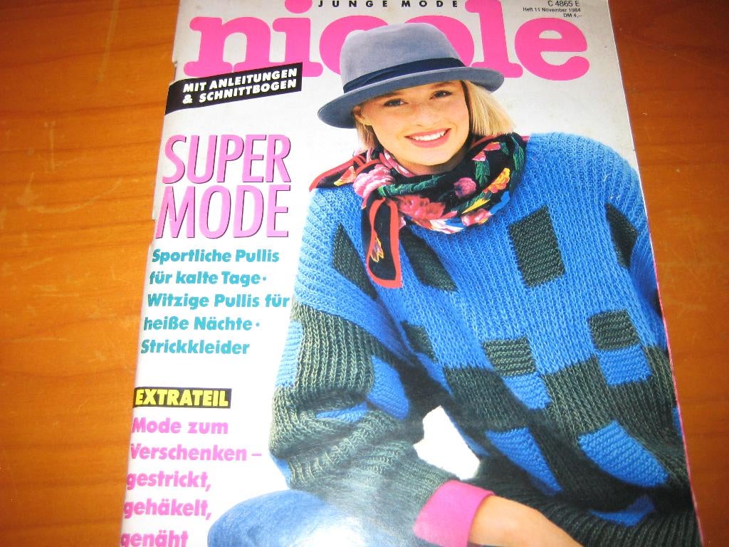 Nicole, 11/84: Super Mode, breien + naaien, Ophalen of Verzenden, Zo goed als nieuw, Overige onderwerpen