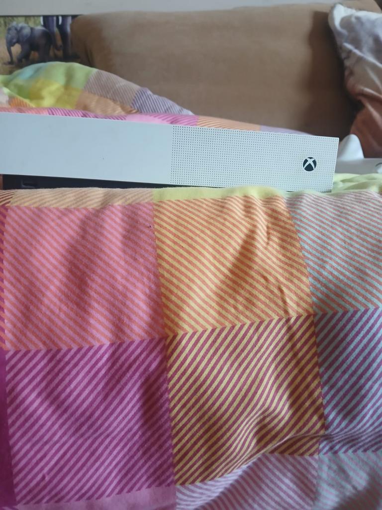 Xbox One S All-Digital Edition - Wit, Spelcomputers en Games, Spelcomputers | Xbox One, Ophalen, Xbox One S All-digital, Zo goed als nieuw