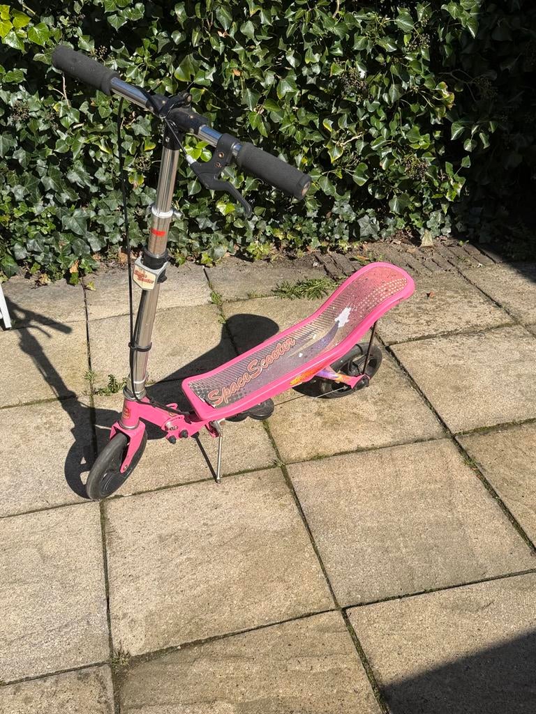 Roze Space Scooter - Gebruikt maar functioneel, Fietsen en Brommers, Steps, Ophalen of Verzenden, Gebruikt, Gewone step