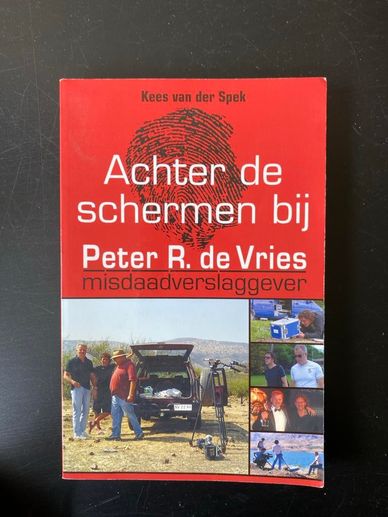 Achter de schermen bij Peter R. de Vries - Kees van der Spek, Boeken, Ophalen of Verzenden, Zo goed als nieuw