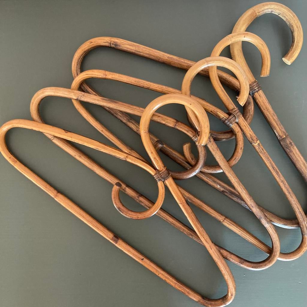 Vintage set van 8 bamboe rotan kleerhangers kledinghangers, Ophalen of Verzenden, Zo goed als nieuw, Overige materialen, Volwassenen