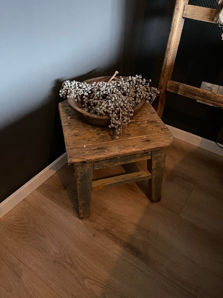Sleets houten krukje - 35 cm hoog, 37 cm breed, Ophalen, Gebruikt