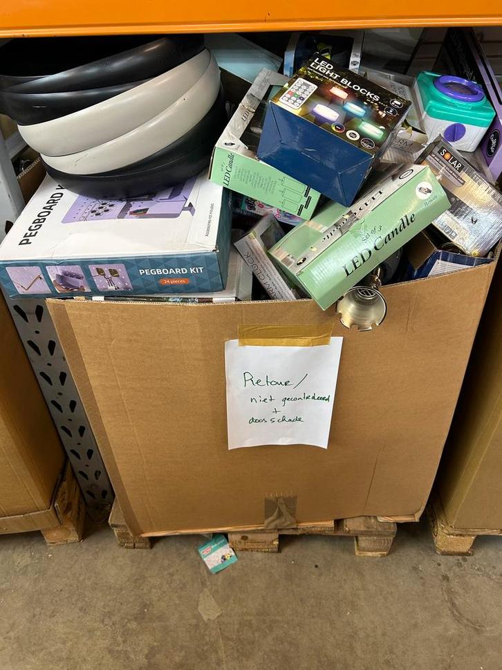 1 Pallet box producten met doosschade en retour, Diversen, Rommelmarktspullen, Zo goed als nieuw, Ophalen of Verzenden