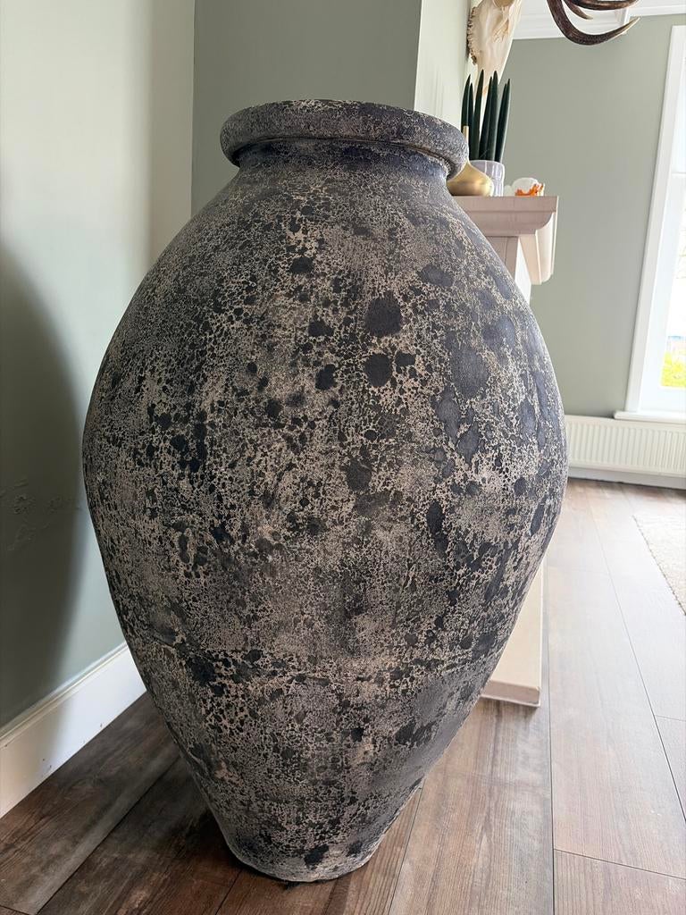 Grote decoratieve aardewerk vaas, Huis en Inrichting, Ophalen, Zwart, Aardewerk of Porselein, Zo goed als nieuw