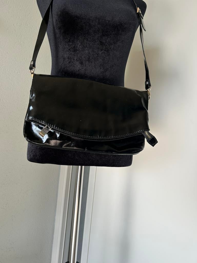 Schoudertas of clutch lak, Sieraden, Tassen en Uiterlijk, Tassen | Schoudertassen, Ophalen of Verzenden, Gebruikt, Zwart