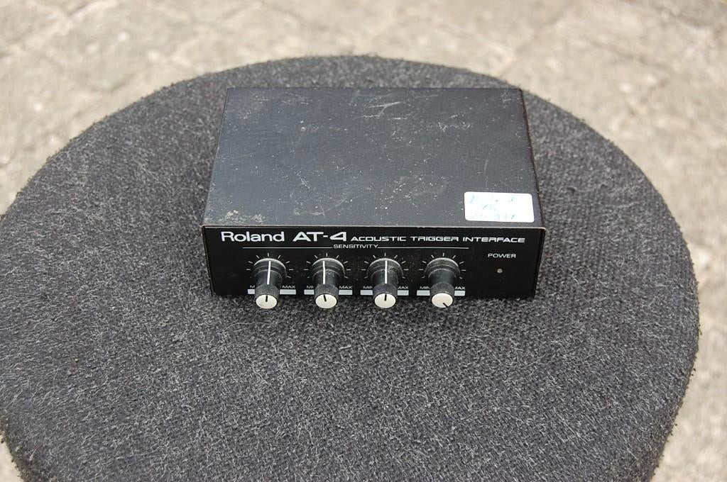 Roland acoustic trigger interface sensitiviteits module AT-4, Gebruikt, ., Drums of Percussie, Ophalen of Verzenden